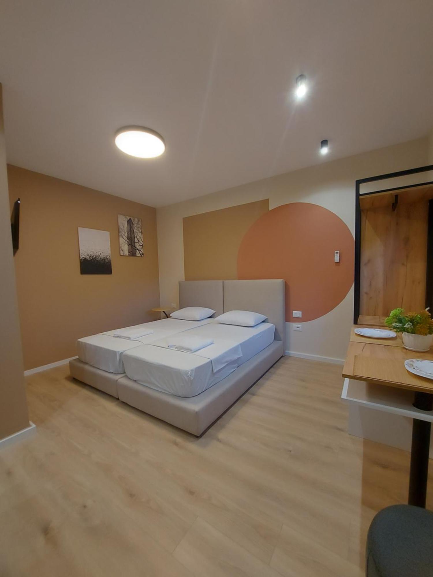 Center Cozy Nest Hotell Tiranë Eksteriør bilde