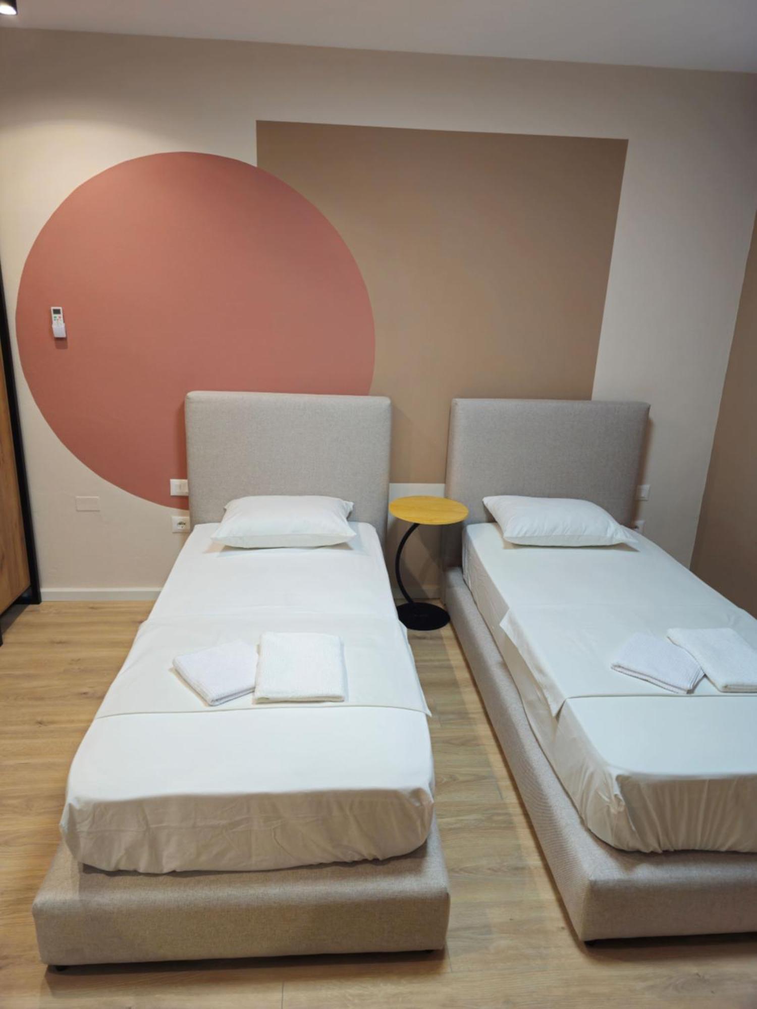 Center Cozy Nest Hotell Tiranë Eksteriør bilde